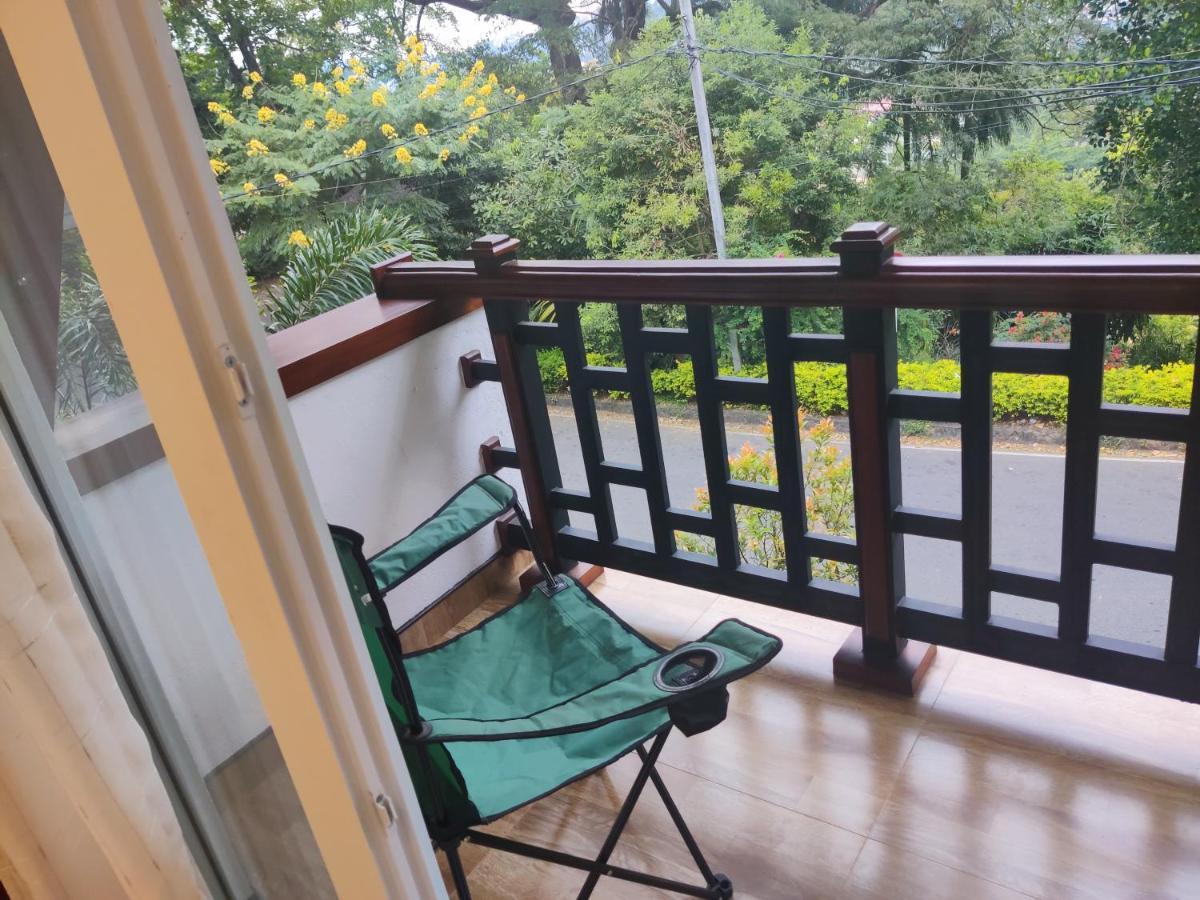 Y&Y Residence Kandy Esterno foto